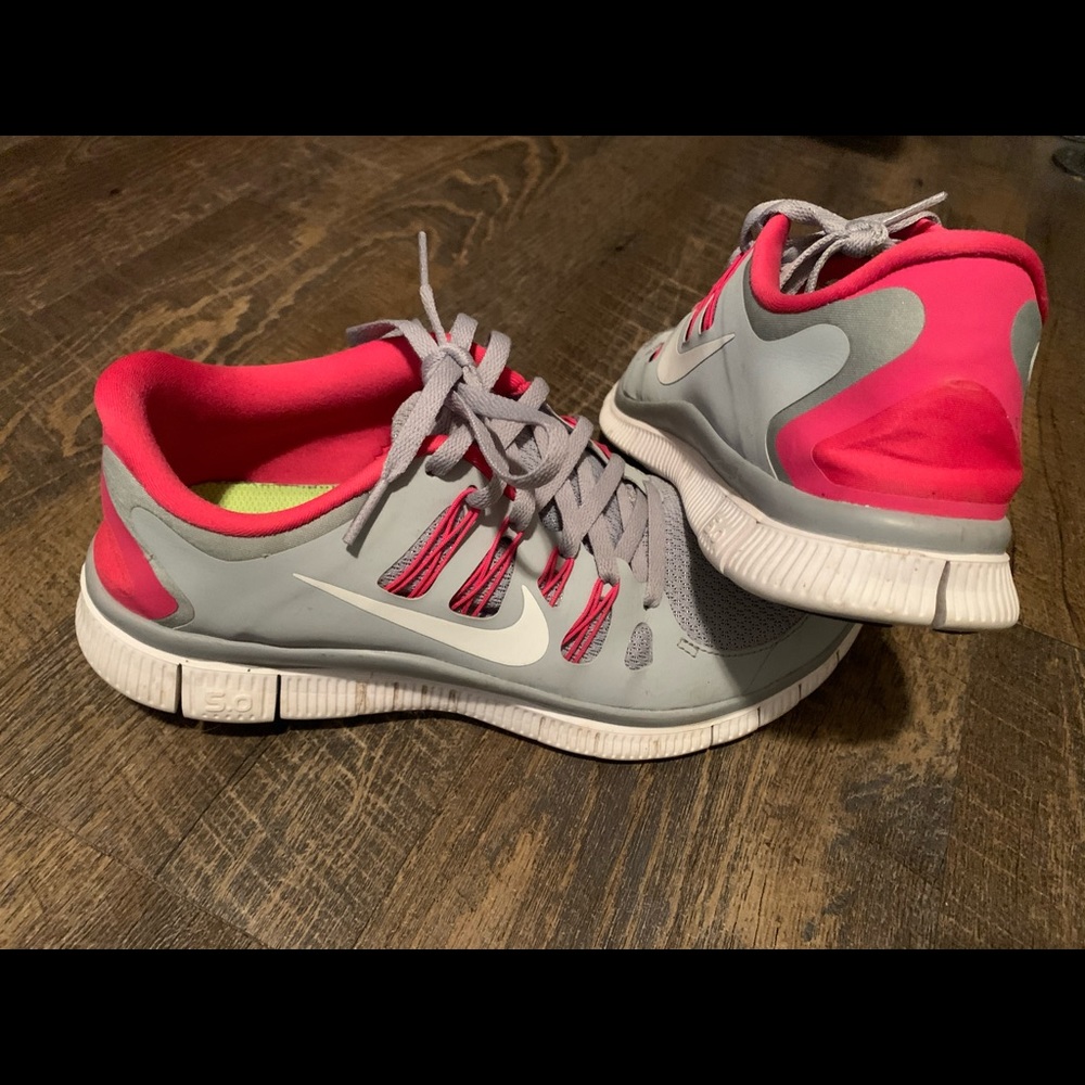 Women’s Nike Shoes Sz 9